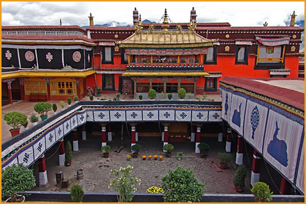 Jokhang Temple Tibet 